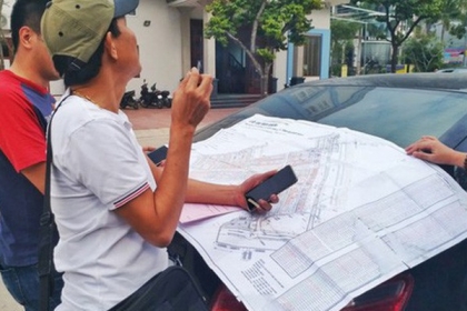 Nhà nước đầu tư hạ tầng giao thông, một số người lại đẩy giá đất lên cao theo kiểu thu mua đất và sang tay.