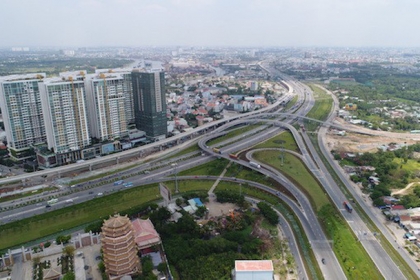 Nhà đầu tư đu theo hạ tầng, đất nền khu Đông Sài Gòn bị "thổi giá"