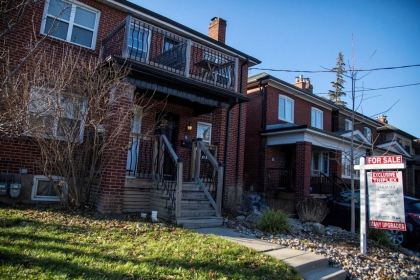Ngày càng nhiều người Canada từ bỏ ước mơ mua nhà