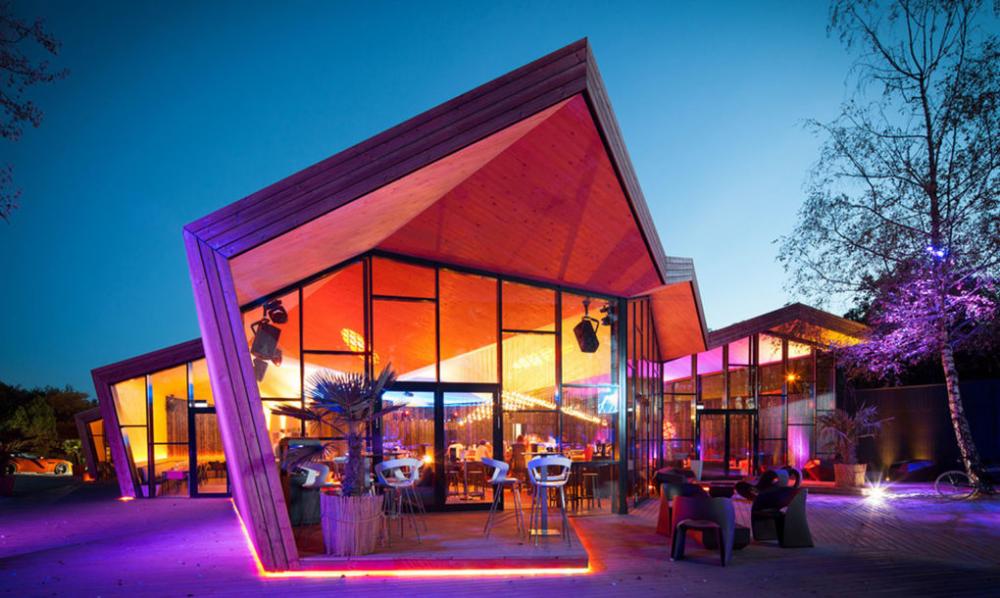 thiet_ke_quan_bar_theo_phong_cach_origami_o_luxembourg_1