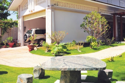 Giữa phố có “Nhà quê”