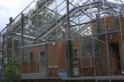 Khám phá ngôi nhà bọc kính độc đáo tại Thụy Điển