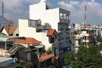 Lỗ bạc tỷ vì buôn nhà phố nội thất hoành tráng
