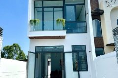 Nhà trệt lầu Thủ Dầu Một. Đường xe hơi thông. 3PN chỉ 2.49 tỷ. Sổ Hồng Riêng